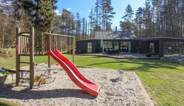 "Elza" - 800m from the sea by Interhome