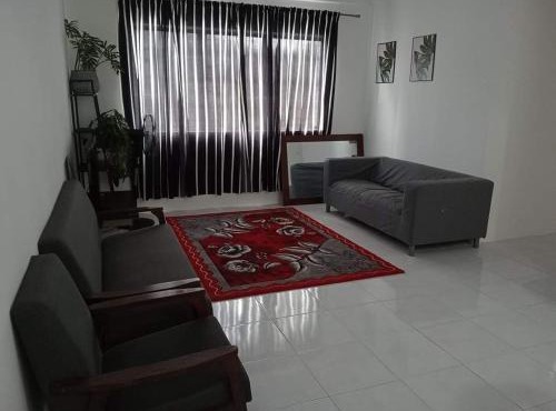 EM Qamar Guest House