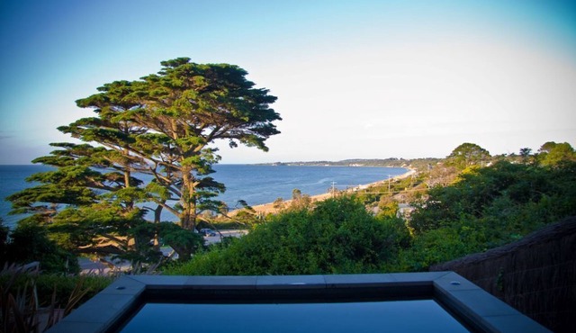 Emanjay: Walk to Beach, Million Dollar Bay Views! Mineral Spa