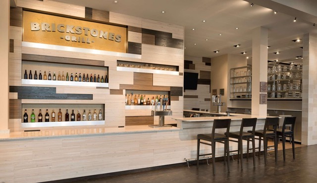 Embassy Suites by Hilton Chicago Naperville