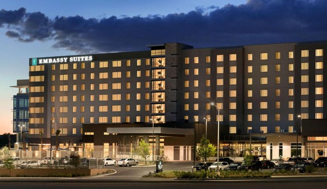Embassy Suites By Hilton San Antonio Landmark