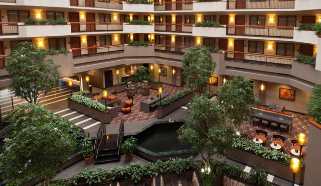 Embassy Suites by Hilton Austin Arboretum