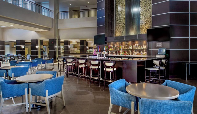 Embassy Suites by Hilton St. Louis Airport