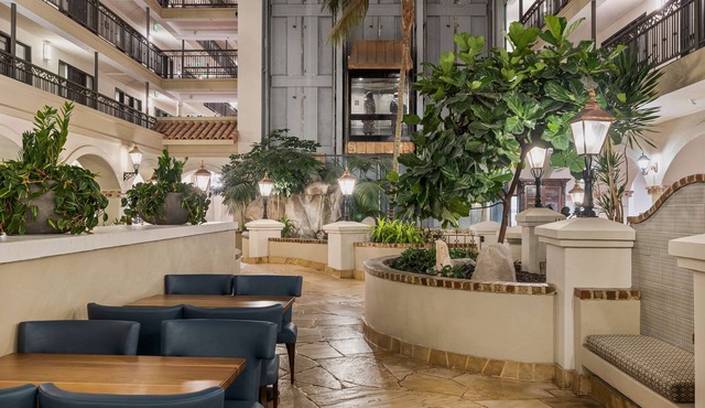 Embassy Suites by Hilton Los Angeles LAX South/El Segundo