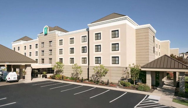 Embassy Suites Cleveland - Beachwood