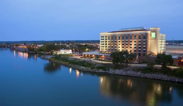 Embassy Suites East Peoria Hotel and Riverfront Conference Center