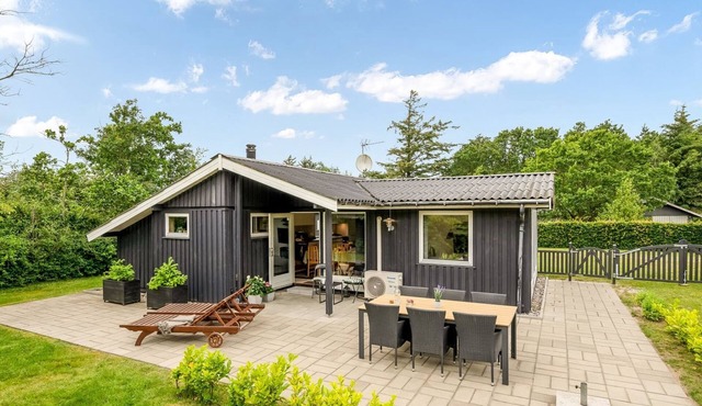 "Embla" - 500m to the fjord by Interhome