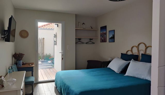 'Embruns' Guest Rooms with Private Terrace, Private Garden and Wi-Fi