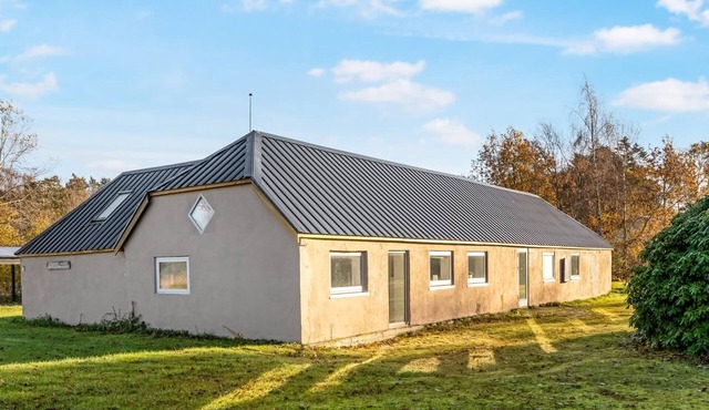 "Emelia" - 4.2km from the sea by Interhome