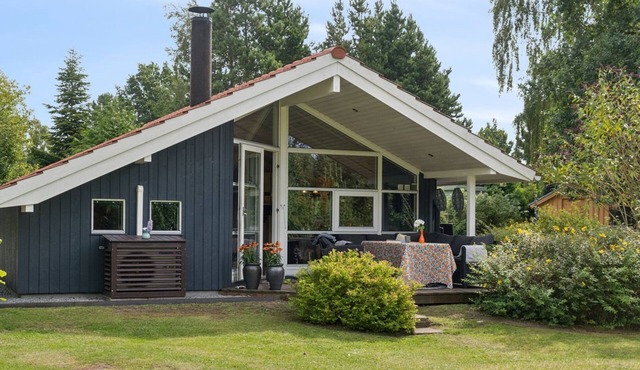 "Emelita" - 175m from the sea by Interhome