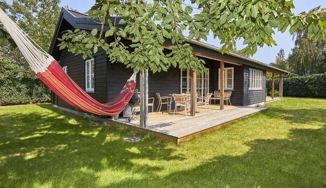 "Emely" - 700m from the sea by Interhome