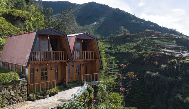 Emerald Cabin Dieng