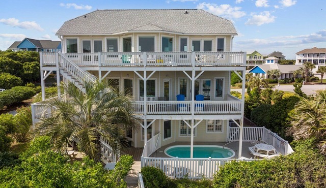 Emerald Dream: Sun, Sand & Splash Zone
