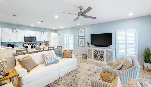 Emerald Escape 4BR/4BA Villa, Beach Club, Lost Key Golf & Beach