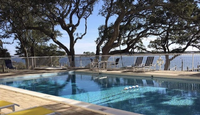 Emerald Escape Too 30 day winter rates available (please inquire)