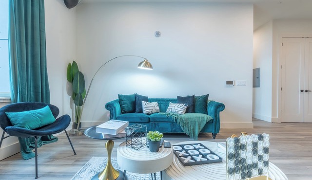 Emerald Escape with Free Parking & 2 baths. 5 beds+Sleeps 8! ✨20% OFF 7 days✨