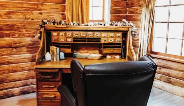 Emerald Gabel Cabin in Salem, MO