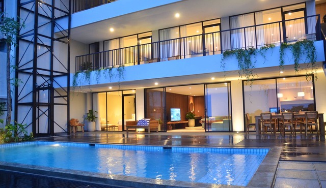 Emerald hill 12 BR karaoke heated pool