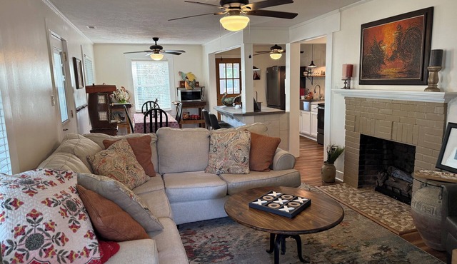 Emerald Isle, Atlantic Beach and more. Cottage convenient to beaches. Waterview