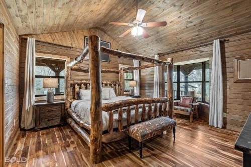 Emerald Isle Log Cabin Private Island Lakefront