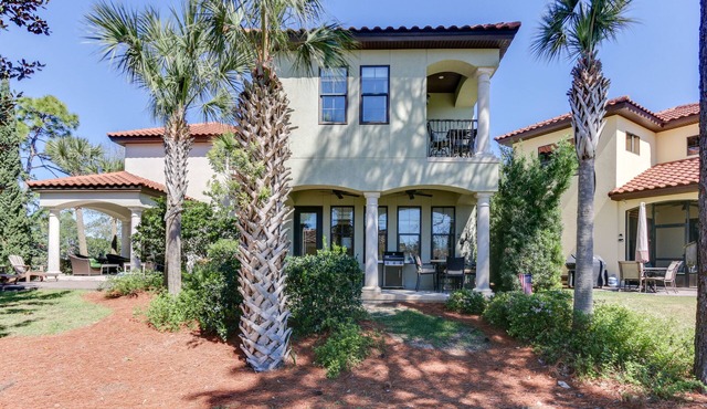 'Emerald Isle Palace' ~ Villa Lago 1874 ~ GOLF CART ~ pool & beach access!