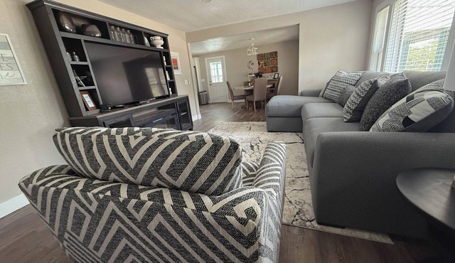 Emerald & Ivory Cottage