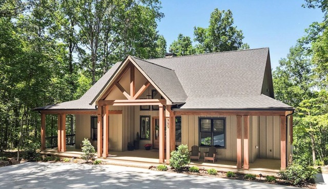 Emerald Lodge | Large Mtn Cabin | Hot Tub + Views