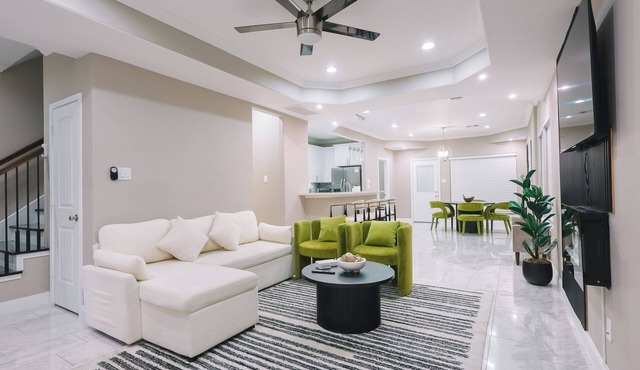 Emerald Luxe/3BRs/FIFA/Sleeps 12/GameRoom/NRG/HTX