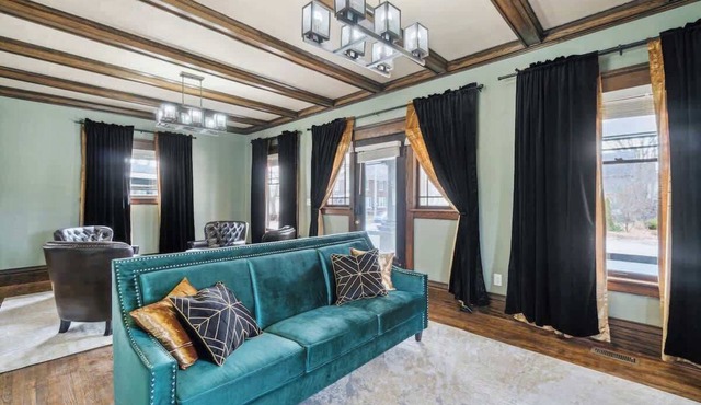 Emerald Square I 4 King Beds I 3 Bath I Loft Area