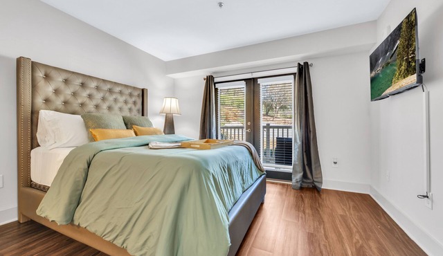 Emerald Suite near Truist Park/Free Parking