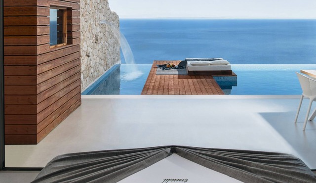 Emerald Villas & Suites