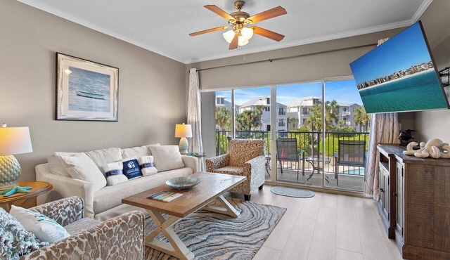 Emerald Waters 206 - Private Beach Access, Community Pool, Hot Tub, Near Dining!