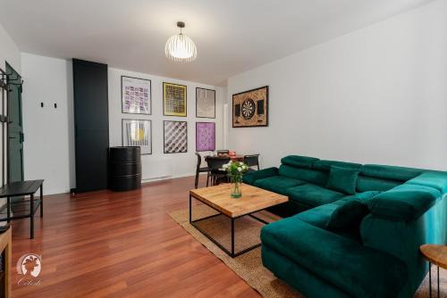 Emeraude - L'élégance verte du Vieux Vichy