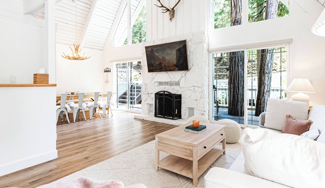 Emerson's Chalet: Family Friendly A-Frame Cabin Close To Everything