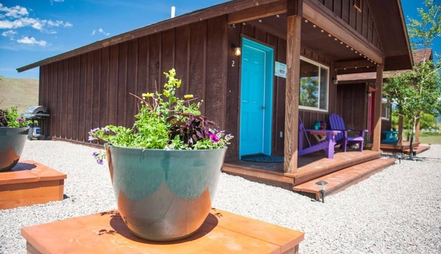 Emigrant Cabins #2- Tiny cabin near Yellowstone
