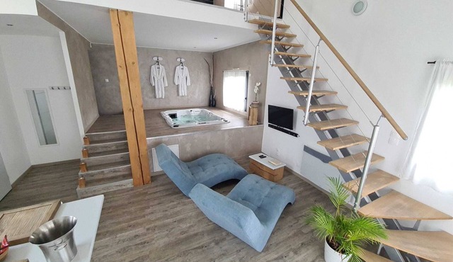 Emlavie lofts - rentals with private Spa - Futuroscope 5 mn away