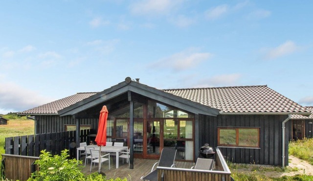 "Emma" - 976m from the sea by Interhome