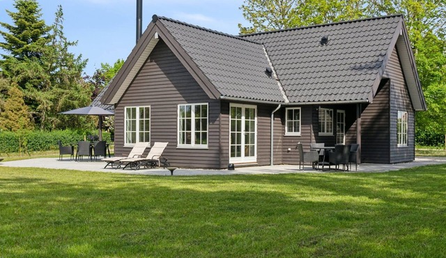 "Emmalina" - 1.3km from the sea by Interhome