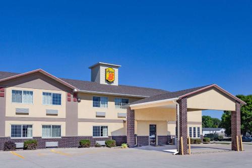 Emmetsburg Hotel & Suites