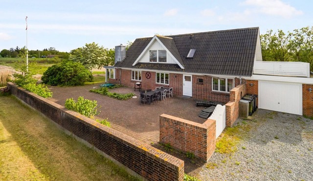 "Emmie" - 50m to the fjord by Interhome