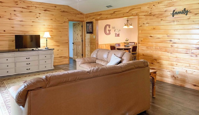 Emory Escape w/Pond Access < 13 Mi to Lake!
