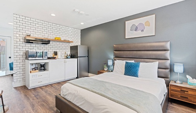 Empire Apartments By Barsala