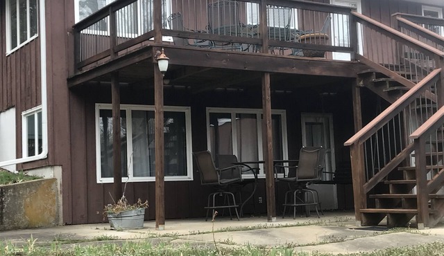 Emporia Lakehouse - gravel bike, disc golf, ah-quietn