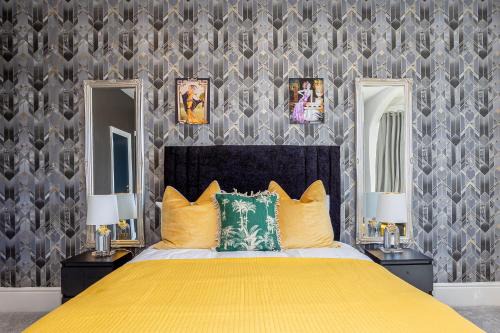 Empress Hall Blackpool by Charles Alexander Short Stay - Sleeps 20