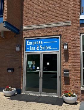 Empress Inn and Suites by the Falls