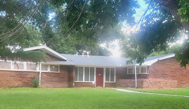 Empty Nest 50s retro home