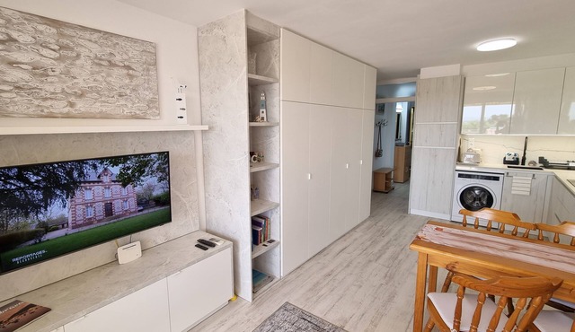 Empuriabrava: Beautiful and quiet apartment with a nice view, only 100m from the beach