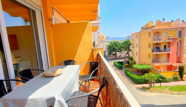 Empurialola -Apartamento en el centro a 200 m de la playa en Empuriabrava- 135
