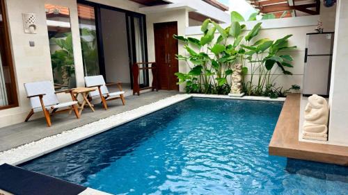 Emstaliese & Palmarosa Villas Seminyak