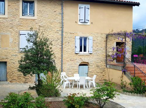 En Cevennes,Les gites du Champ Neuf- La maison de Flavie